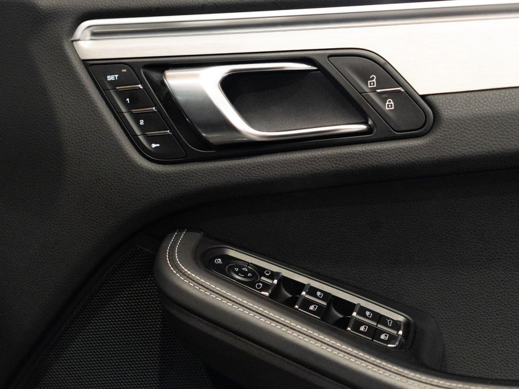 Used Porsche Macan 2022 for sale - 76690744: Photo 44