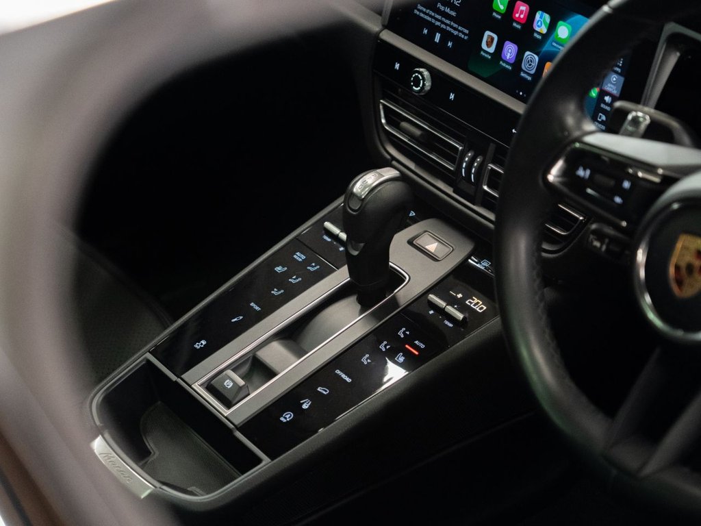 Used Porsche Macan 2023 for sale - 76690746: Photo 37