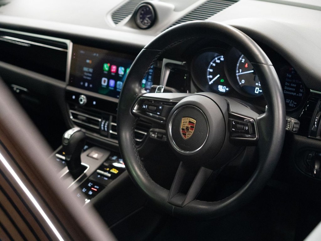 Used Porsche Macan 2023 for sale - 76690746: Photo 38