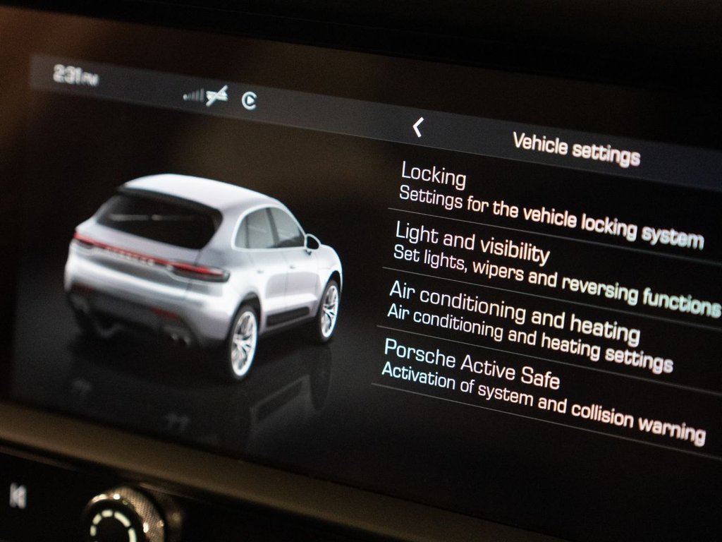 Used Porsche Macan 2023 for sale - 76690746: Photo 42