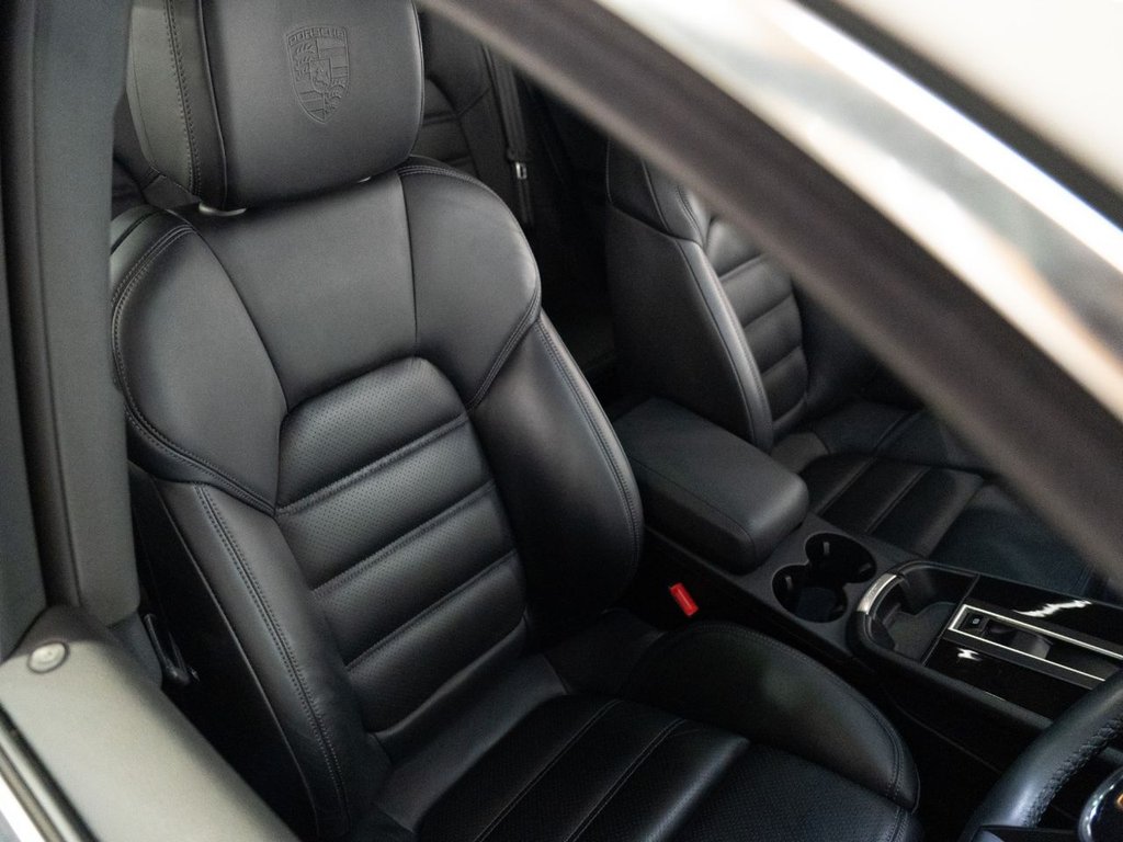 Used Porsche Macan 2023 for sale - 76690746: Photo 45
