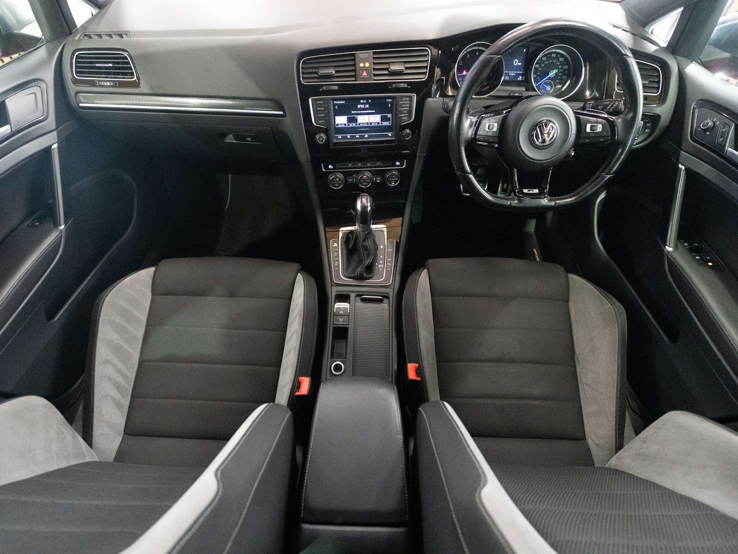 Used Volkswagen Golf 2016 for sale - 77299336: Photo 2