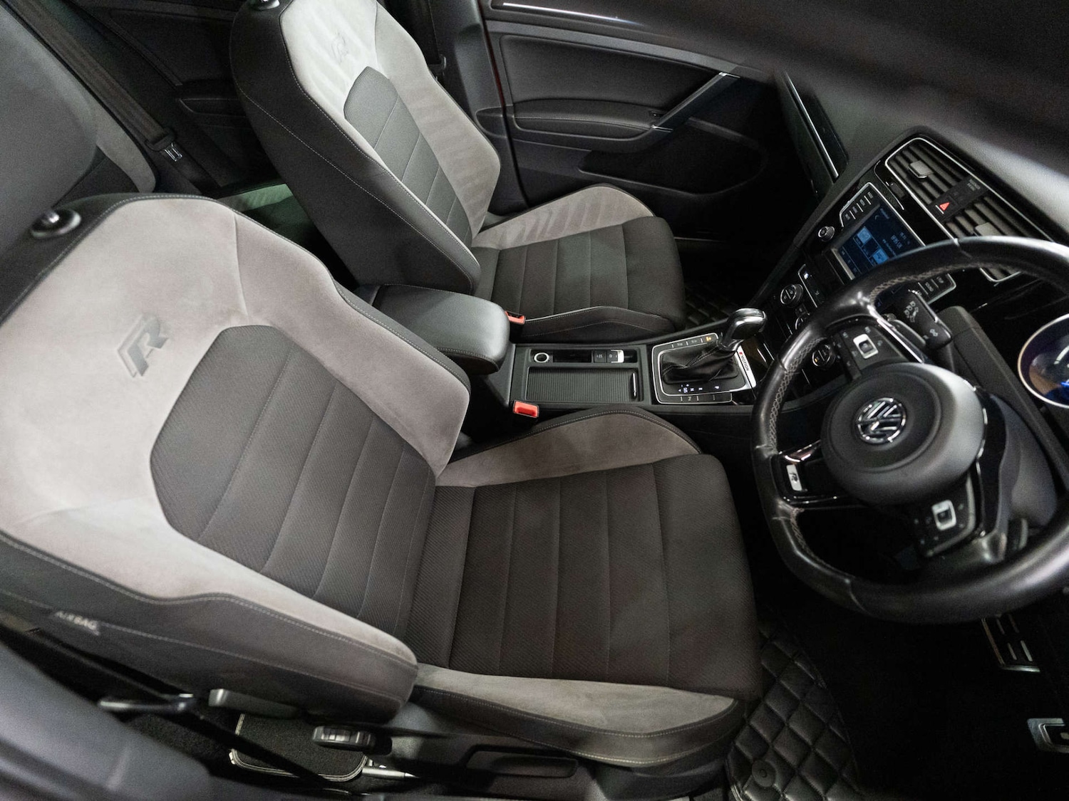 Used Volkswagen Golf 2016 for sale - 77299336: Photo 23