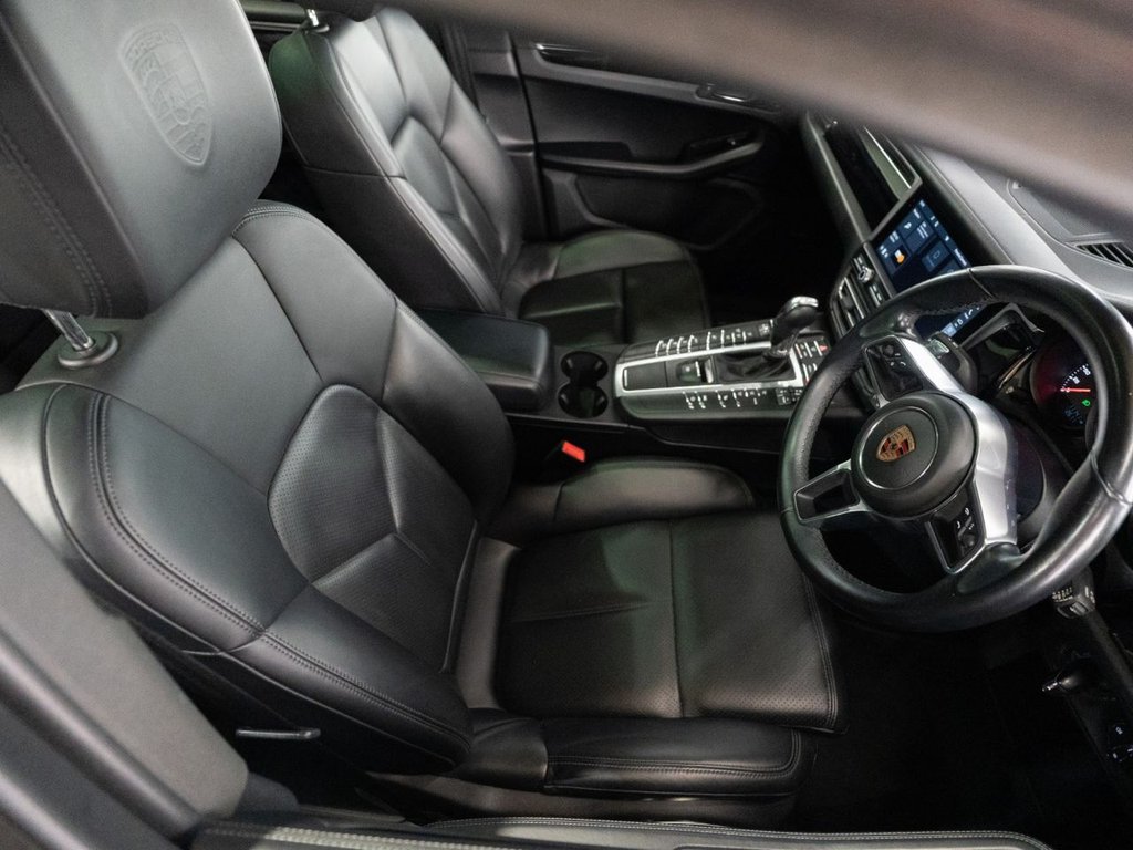 Used Porsche Macan 2018 for sale - 76690737: Photo 28