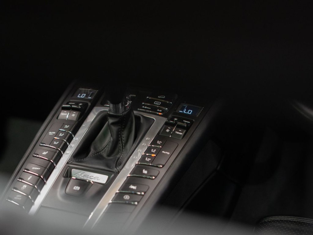 Used Porsche Macan 2018 for sale - 76690737: Photo 31