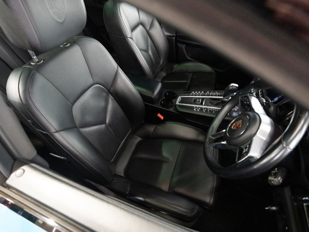 Used Porsche Macan 2018 for sale - 76690737: Photo 37