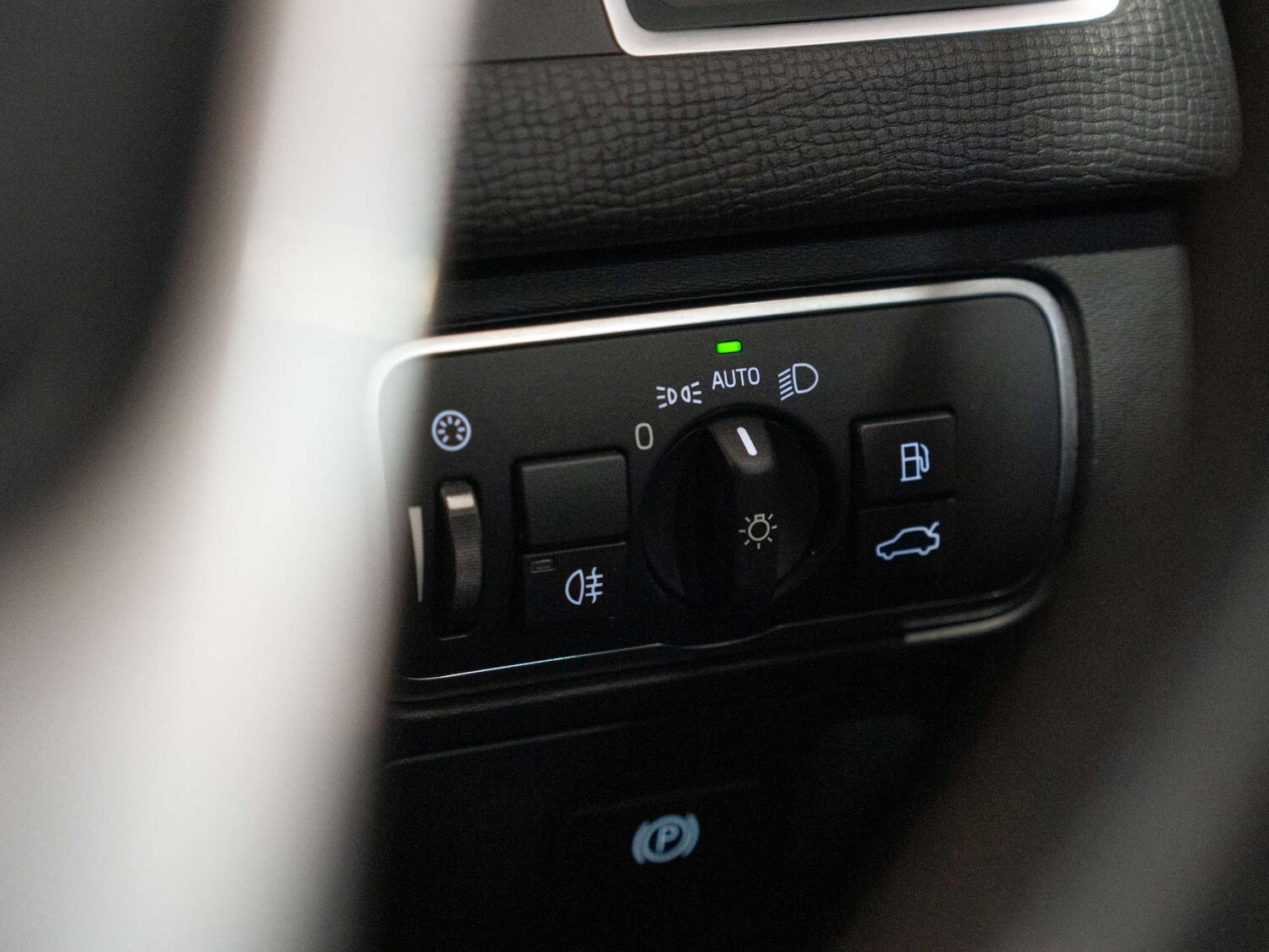 Used Volvo XC60 2017 for sale - 77903090: Photo 28