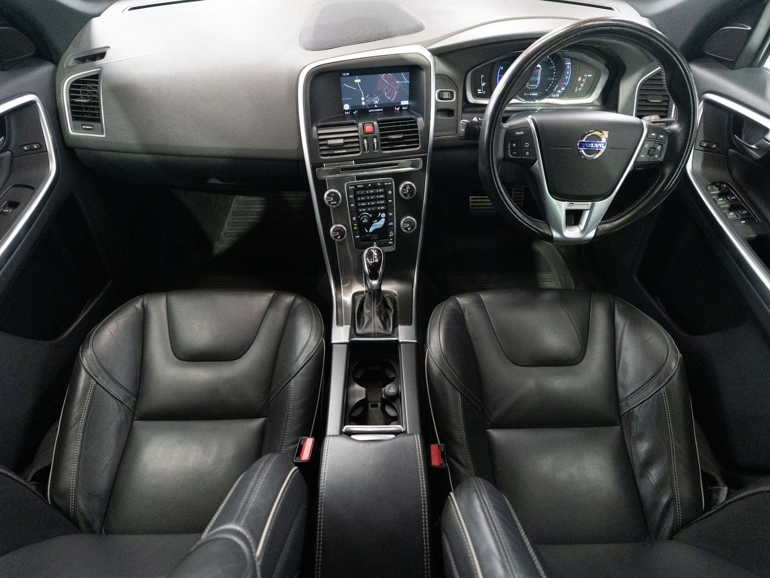 Used Volvo XC60 2017 for sale - 77903090: Photo 3