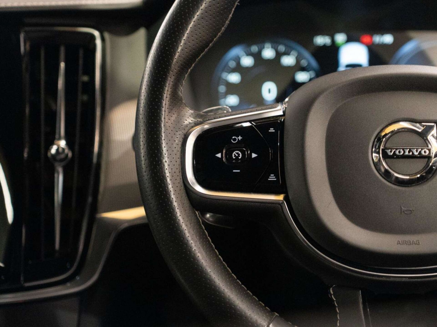 Used Volvo S90 2019 for sale - 77127332: Photo 21