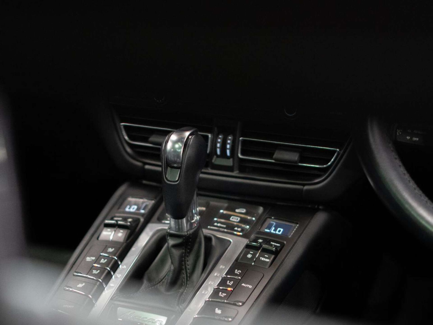 Used Porsche Macan 2018 for sale - 77022784: Photo 30