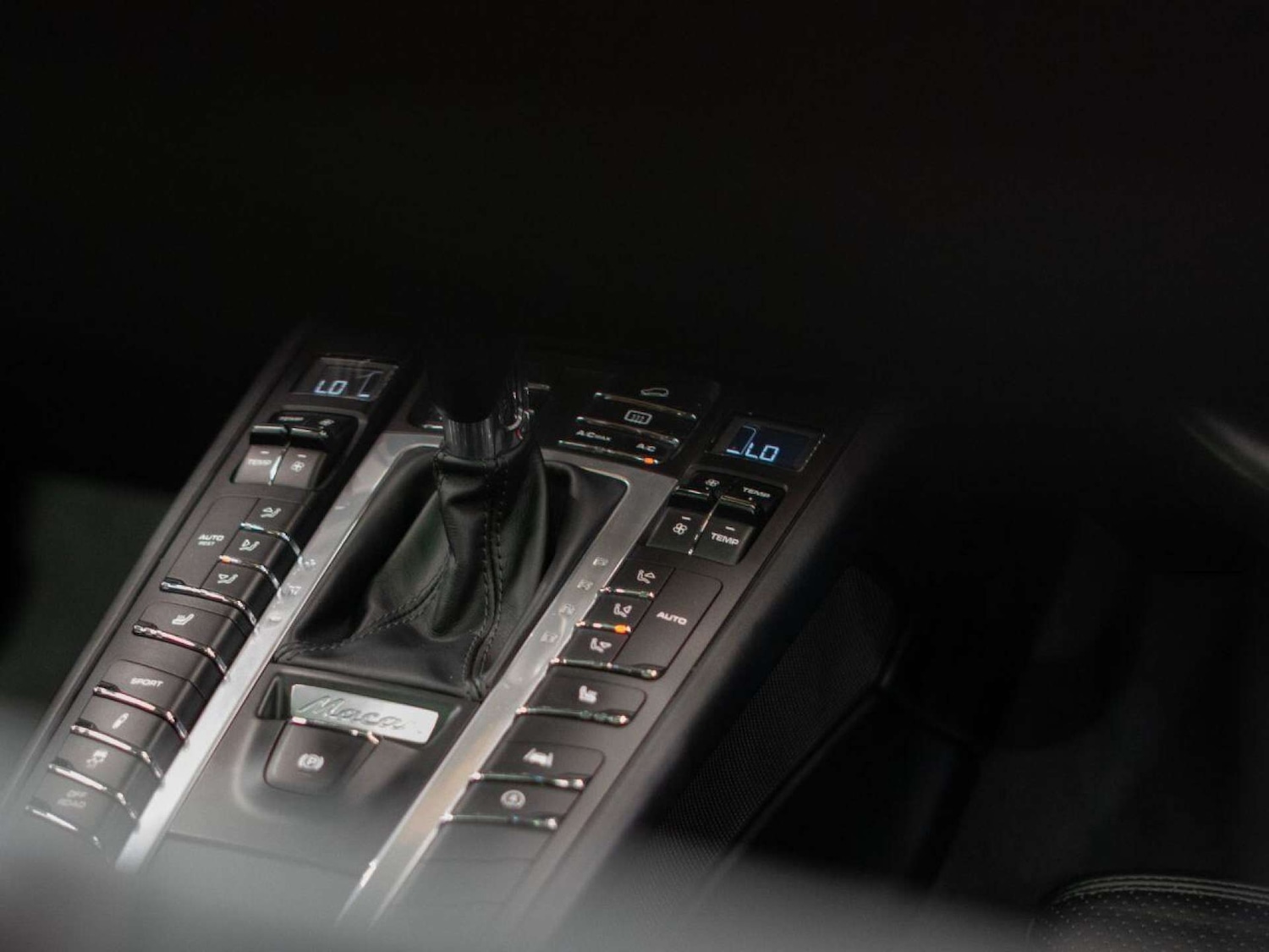 Used Porsche Macan 2018 for sale - 77022784: Photo 31