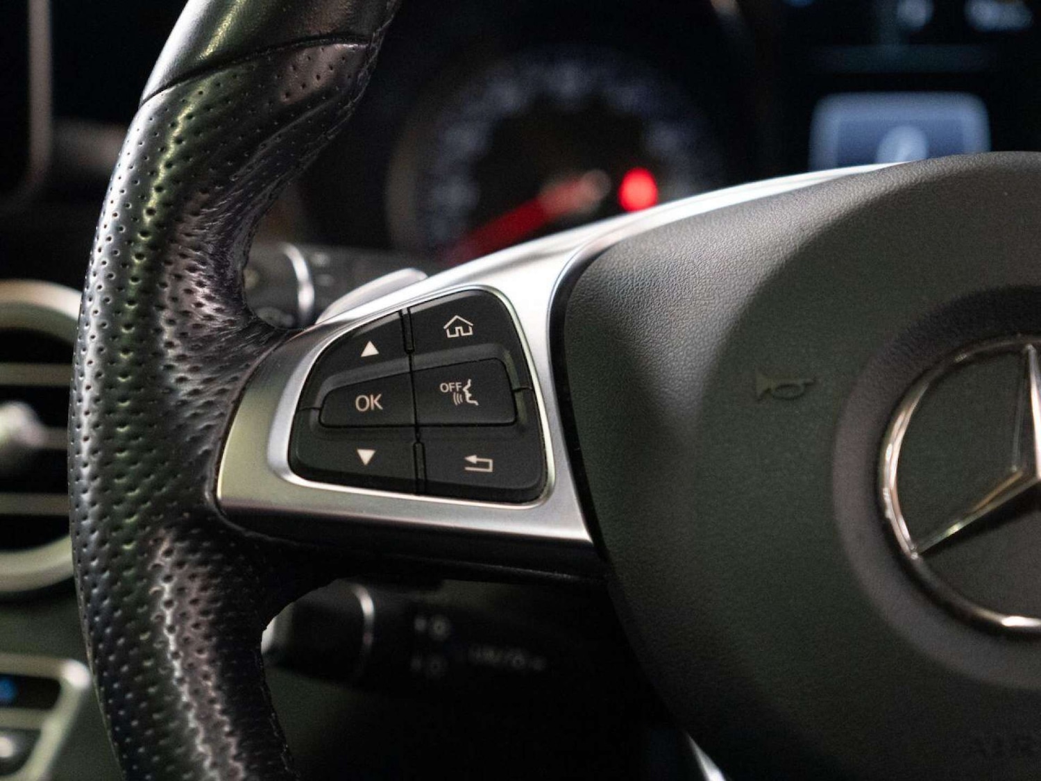 Used Mercedes-Benz GLC 2018 for sale - 77022798: Photo 18