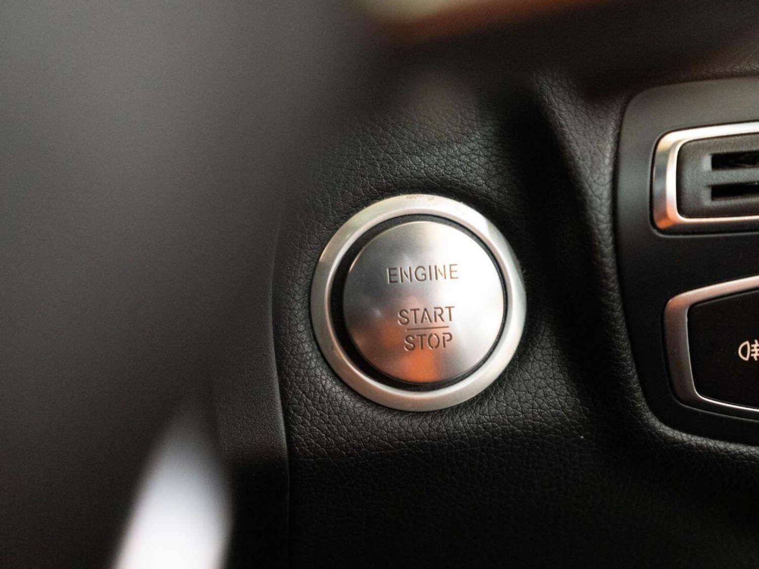 Used Mercedes-Benz GLC 2018 for sale - 77022798: Photo 36