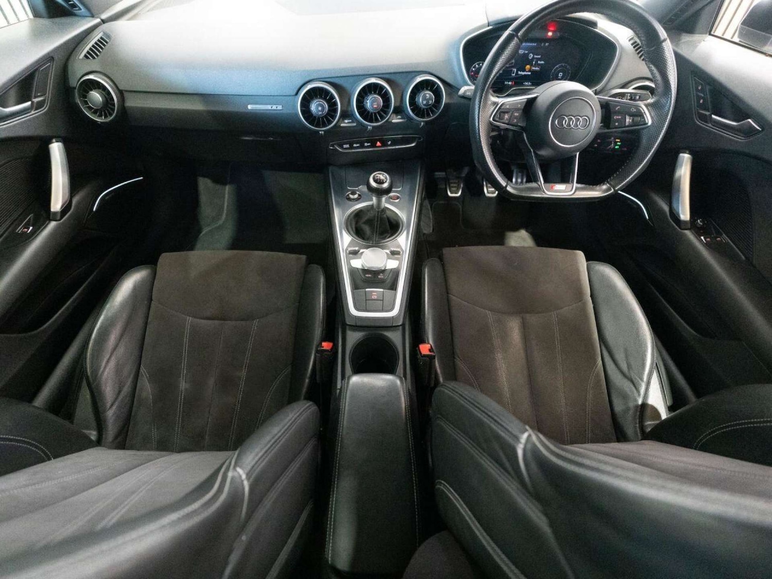 Used Audi TT 2017 for sale - 77022780: Photo 2