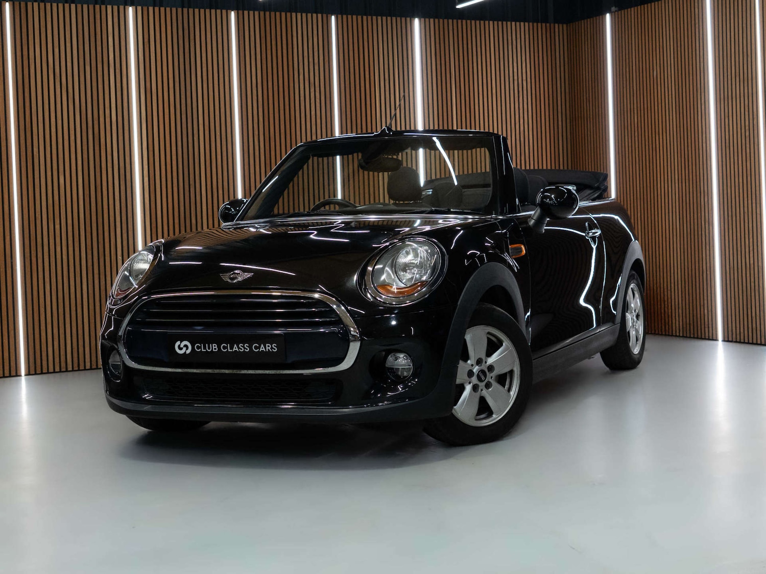 Used MINI Convertible 2016 for sale - 77276720: Photo 4