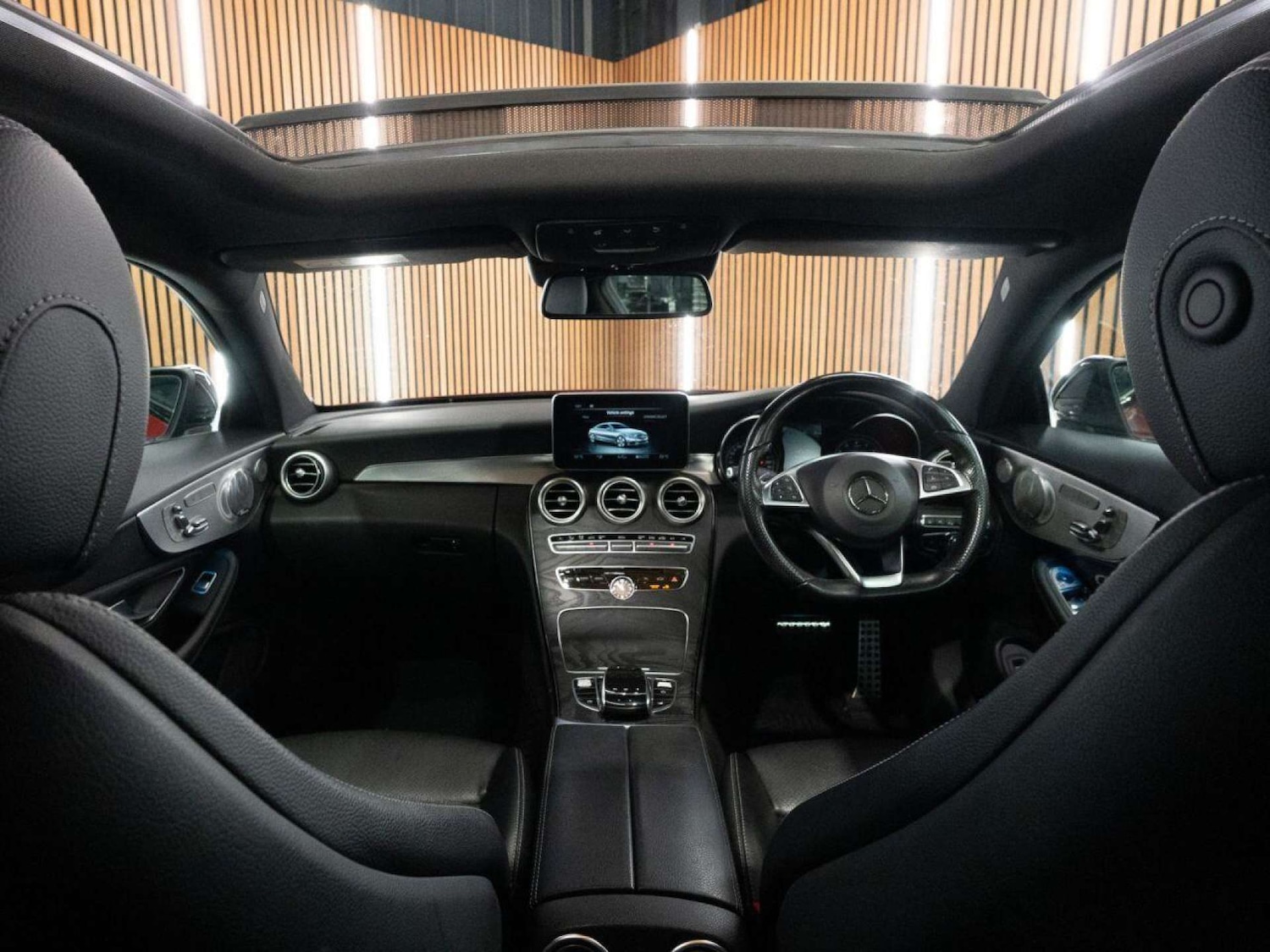 Used Mercedes-Benz C Class 2016 for sale - 77276672: Photo 2