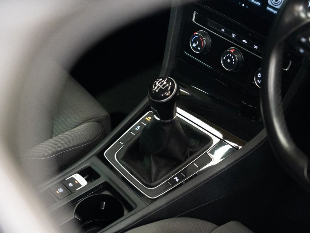 Used Volkswagen Golf 2017 for sale - 76690759: Photo 23