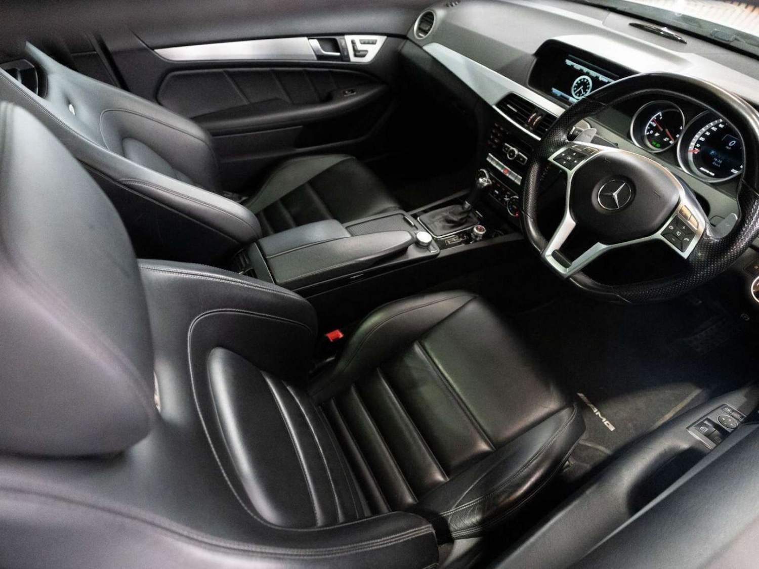 Used Mercedes-Benz C Class 2014 for sale - 77022776: Photo 2