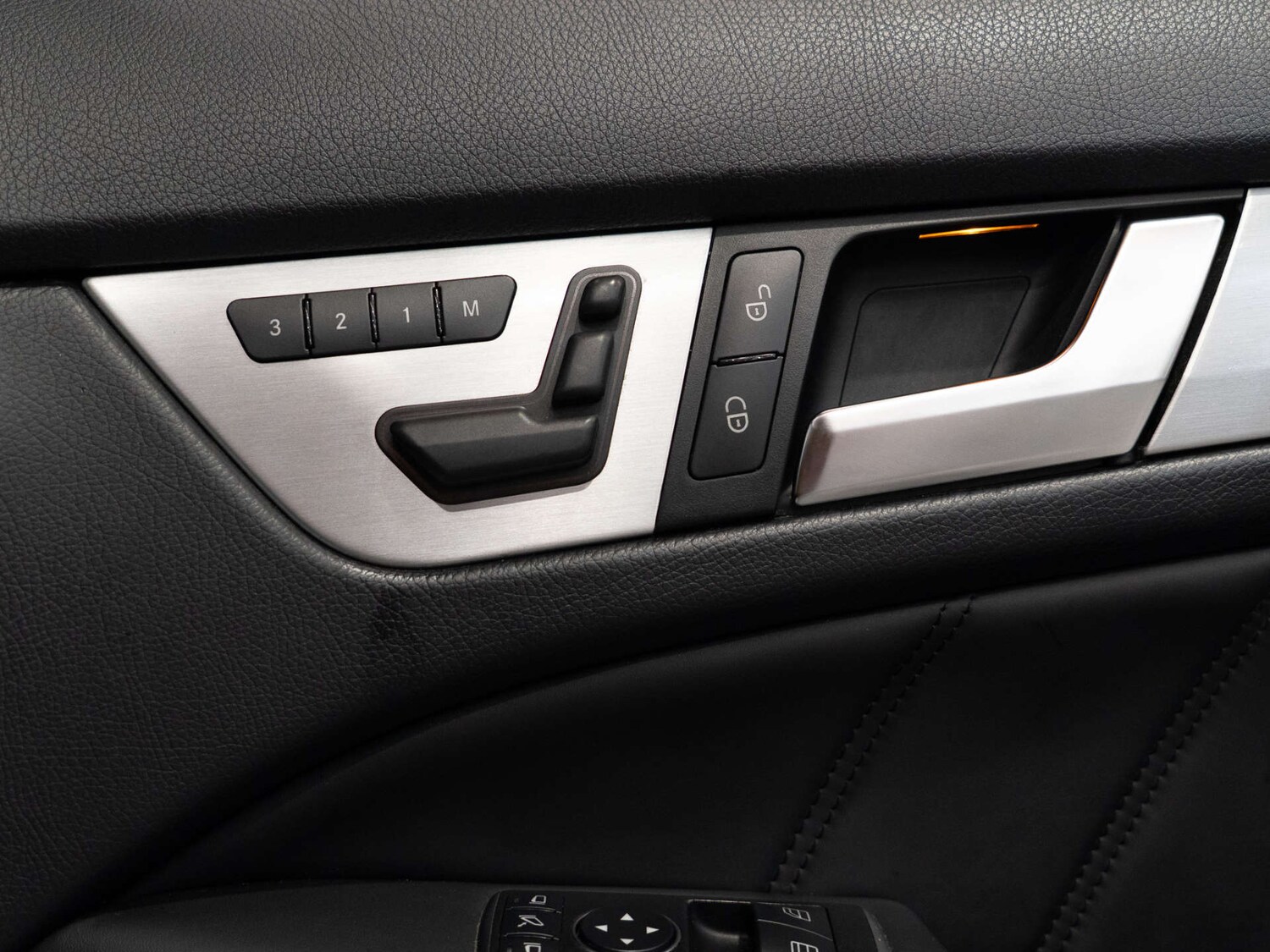 Used Mercedes-Benz C Class 2014 for sale - 77022776: Photo 24