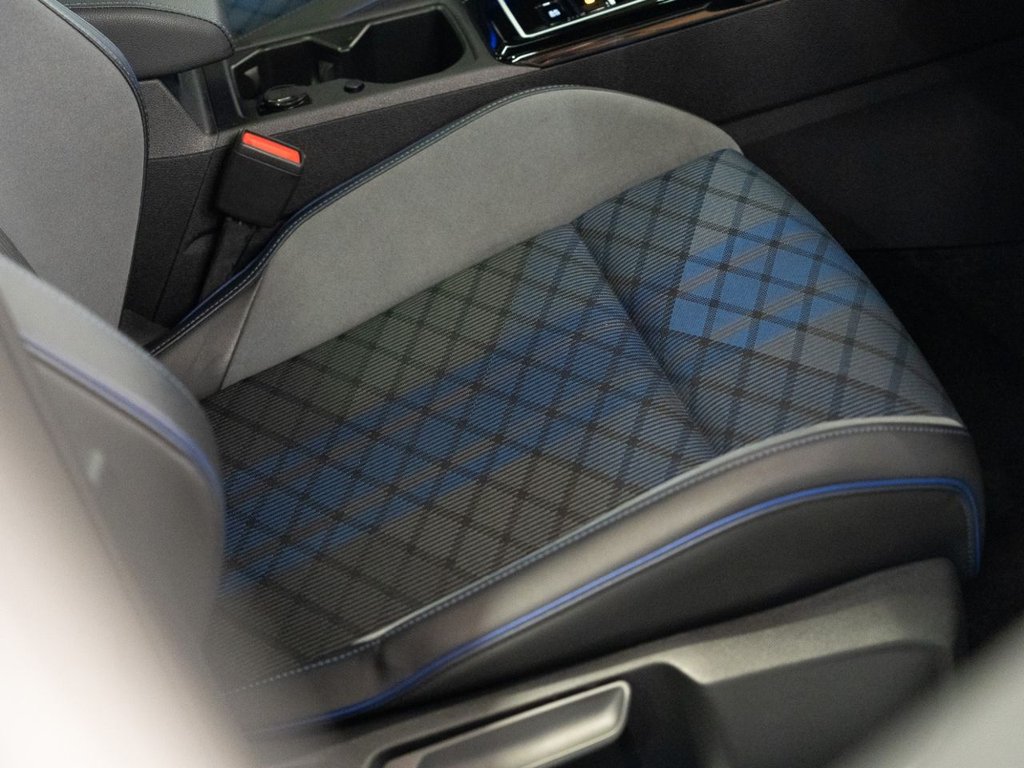 Used Volkswagen Golf 2024 for sale - 76797869: Photo 41