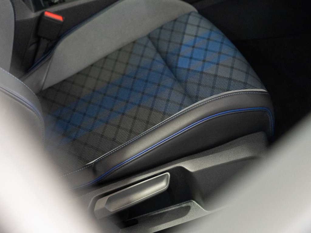 Used Volkswagen Golf 2024 for sale - 76797869: Photo 42