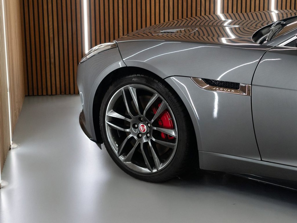 Used Jaguar F-Type 2018 for sale - 76690760: Photo 11