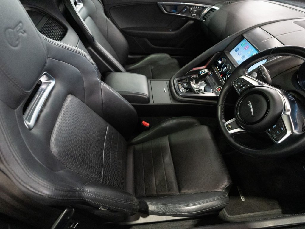 Used Jaguar F-Type 2018 for sale - 76690760: Photo 13