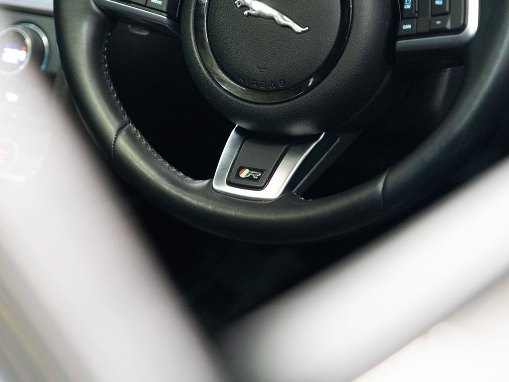 Used Jaguar F-Type 2018 for sale - 76690760: Photo 16