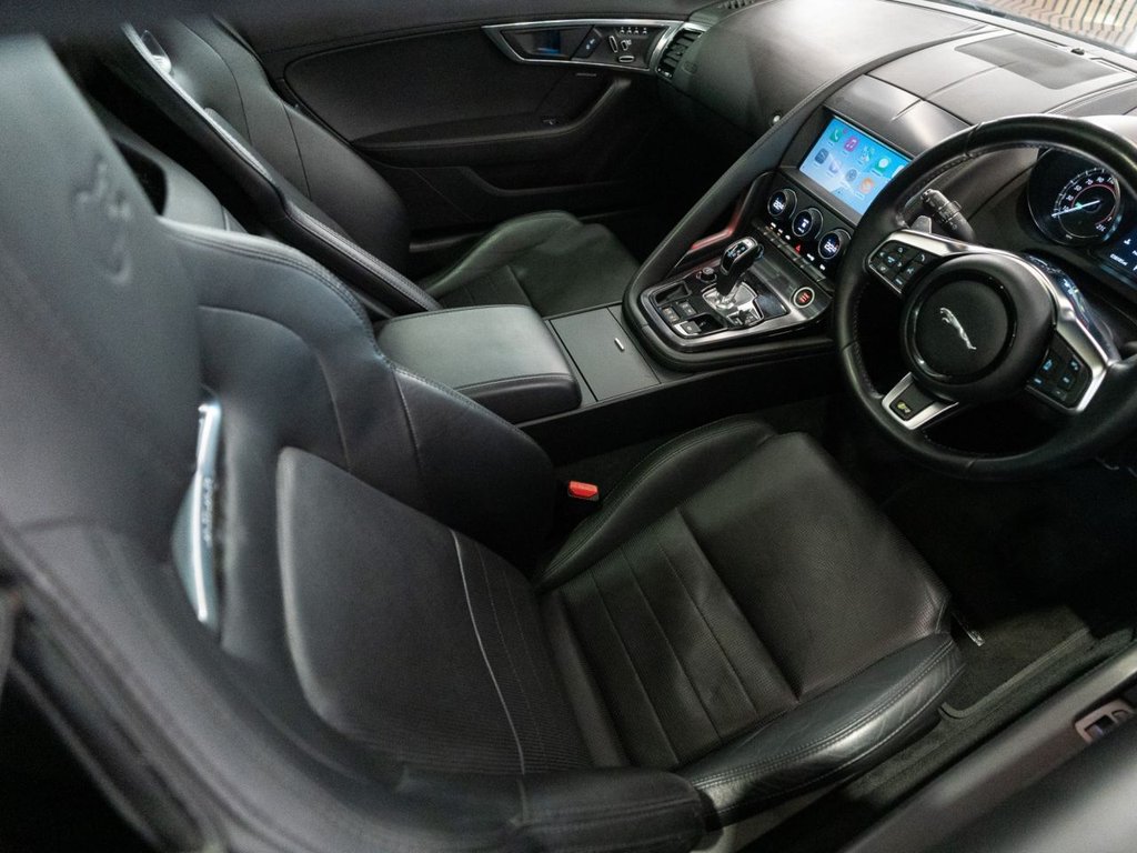 Used Jaguar F-Type 2018 for sale - 76690760: Photo 2