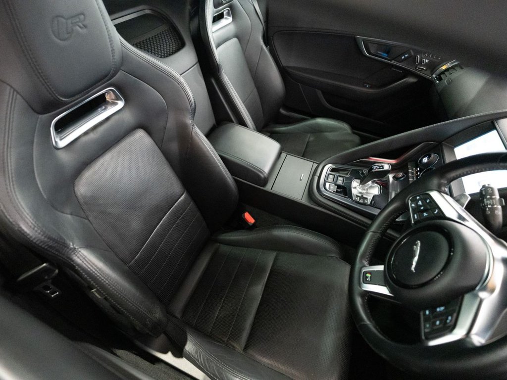 Used Jaguar F-Type 2018 for sale - 76690760: Photo 25