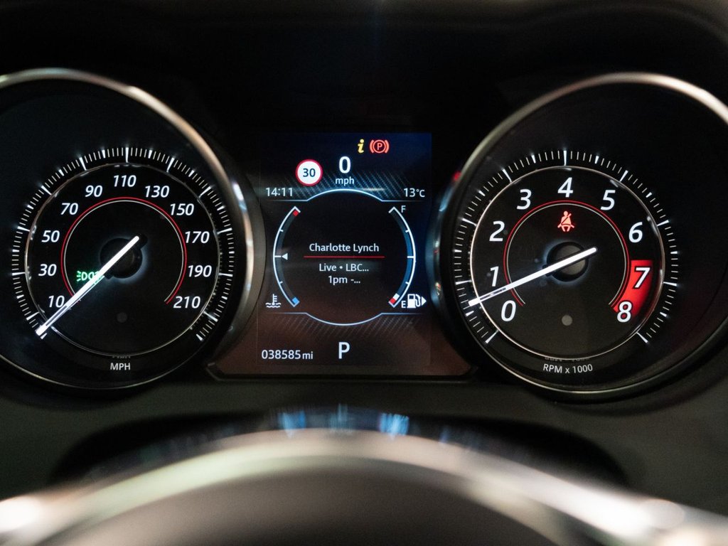 Used Jaguar F-Type 2018 for sale - 76690760: Photo 31