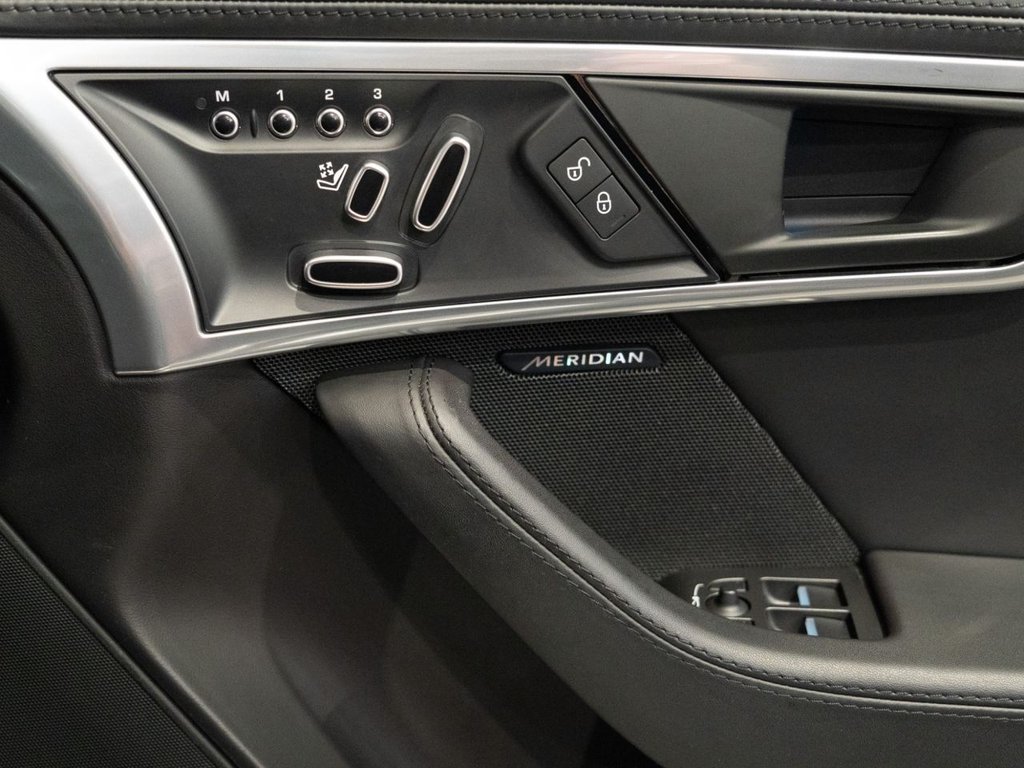 Used Jaguar F-Type 2018 for sale - 76690760: Photo 34