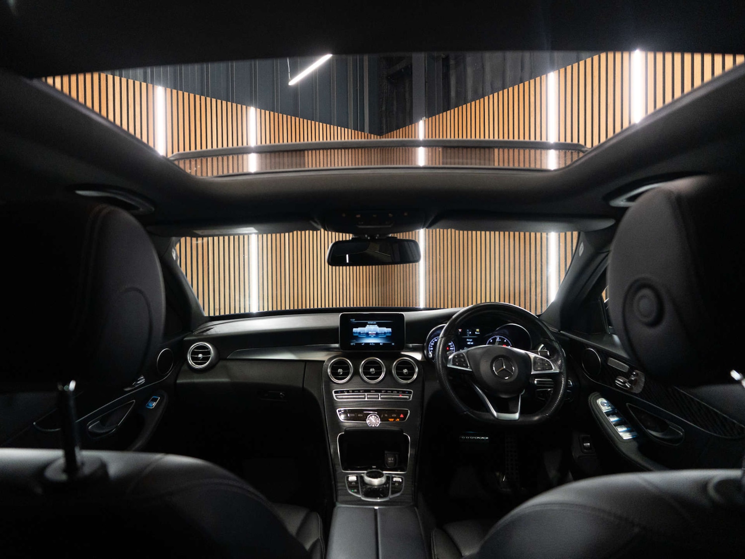 Used Mercedes-Benz C Class 2018 for sale - 77805439: Photo 2