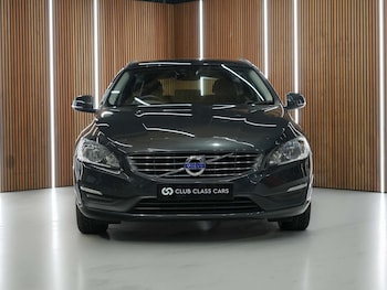 Used Volvo V60 2017 for sale - 78182105: Photo