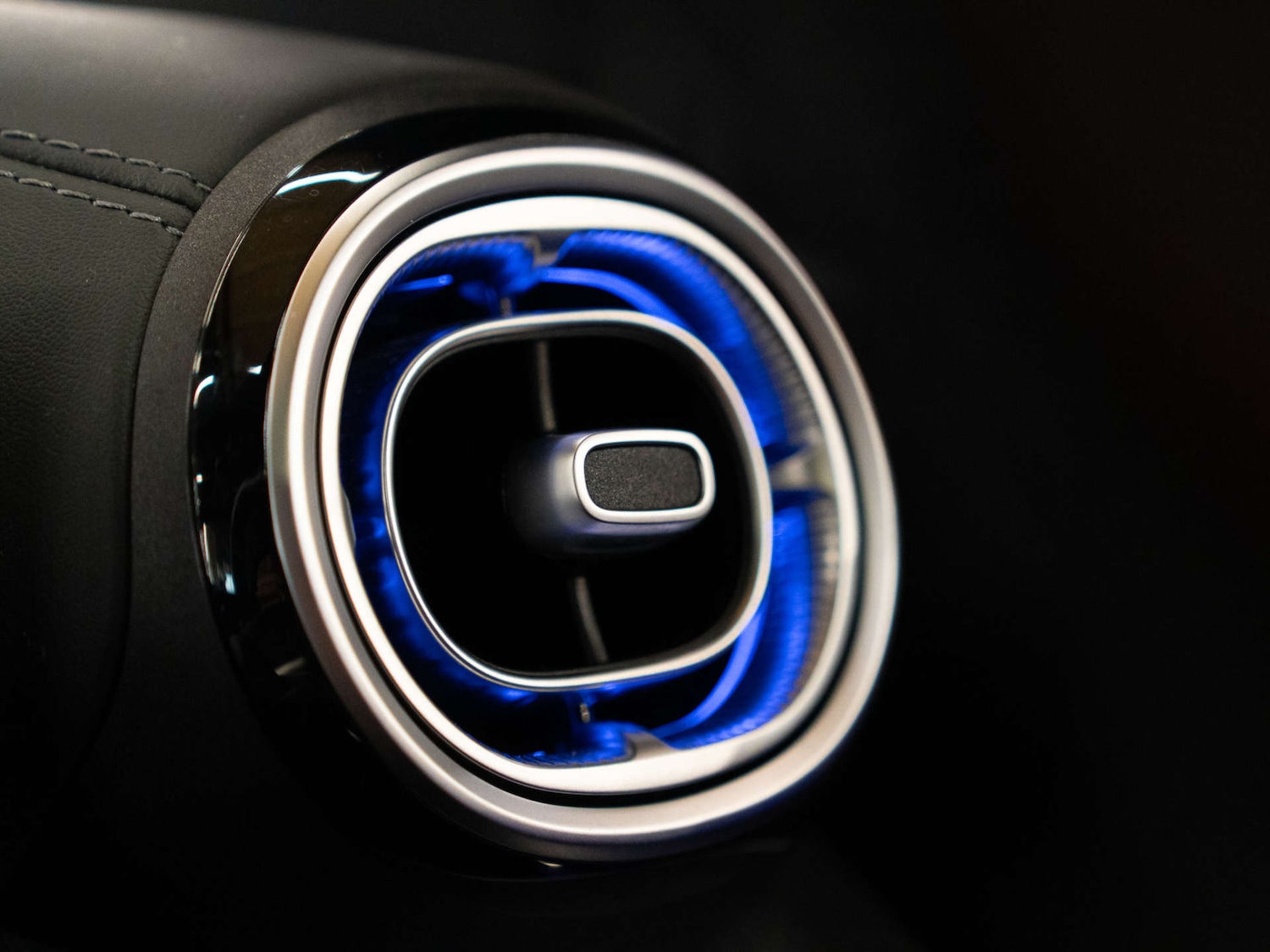 Used Mercedes-Benz GLC 2023 for sale - 77105771: Photo 34