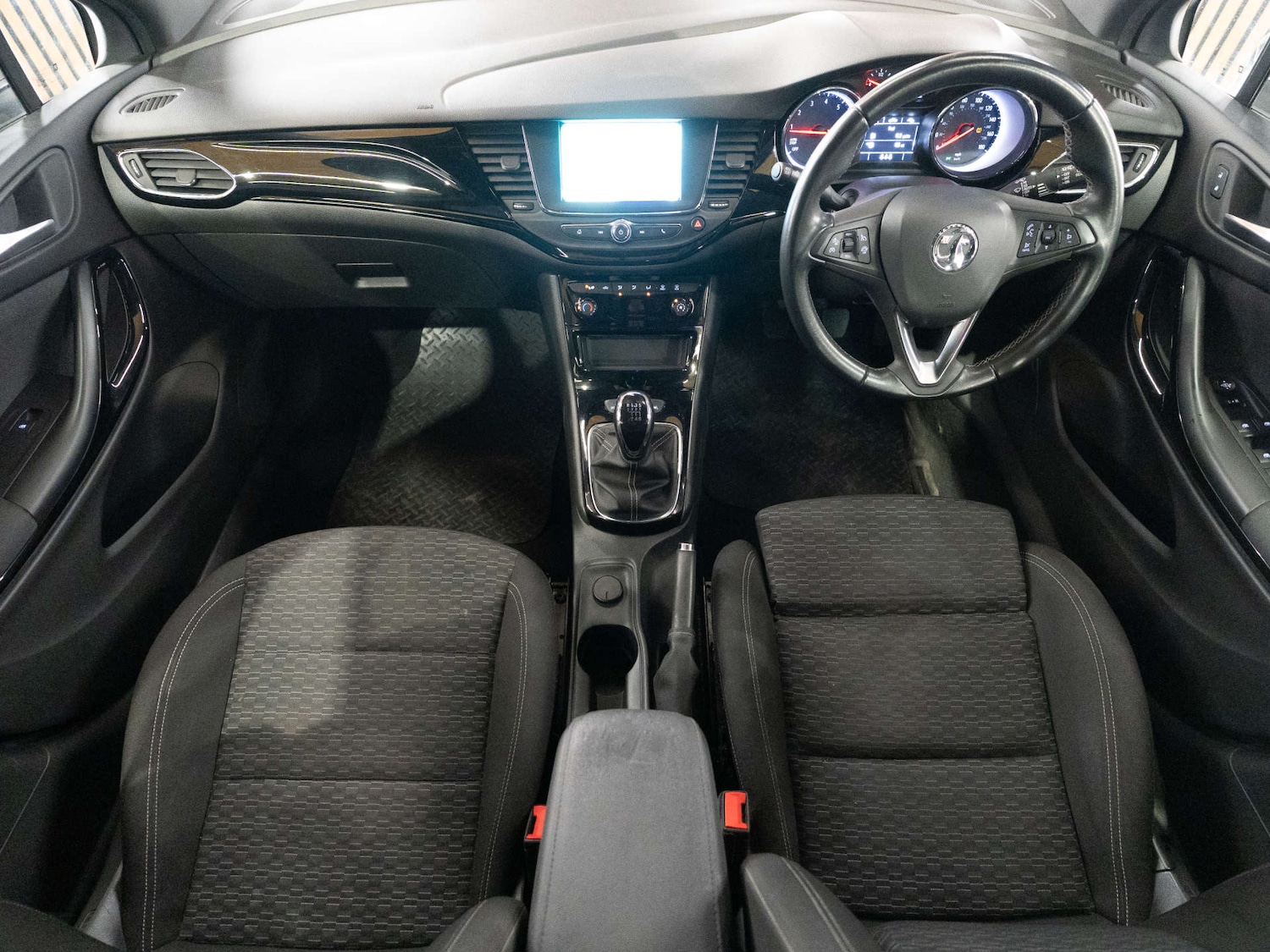 Used Vauxhall Astra 2019 for sale - 77903042: Photo 2