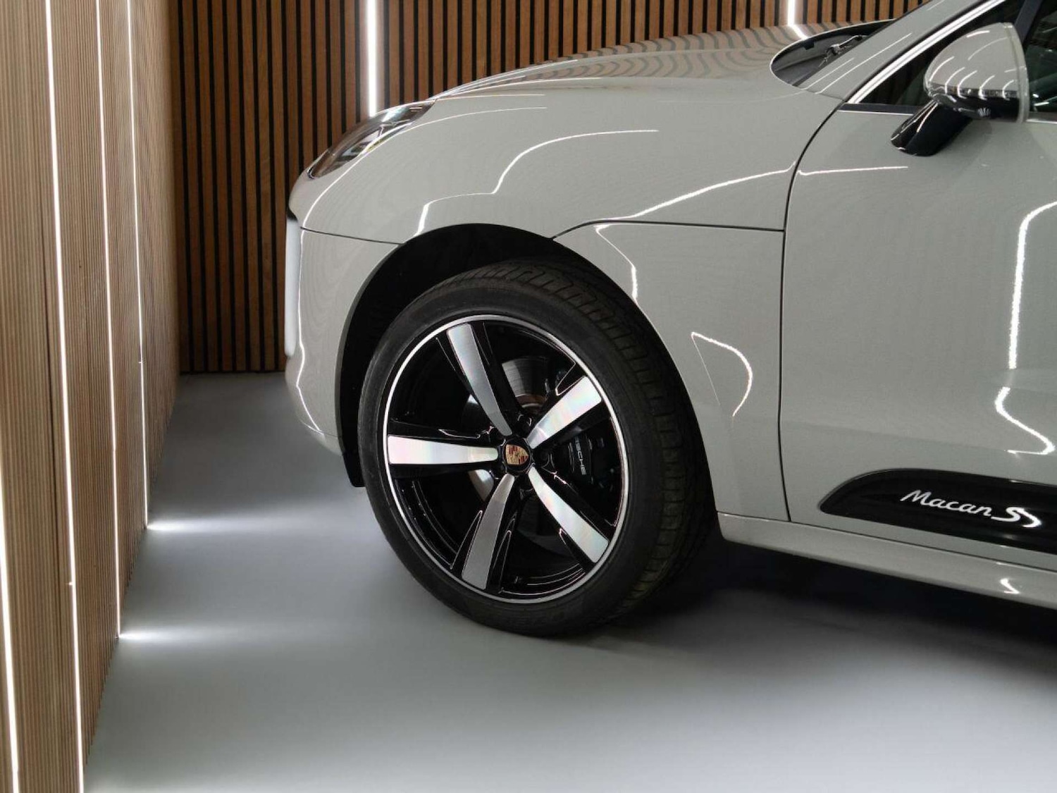 Used Porsche Macan 2023 for sale - 77022786: Photo 11