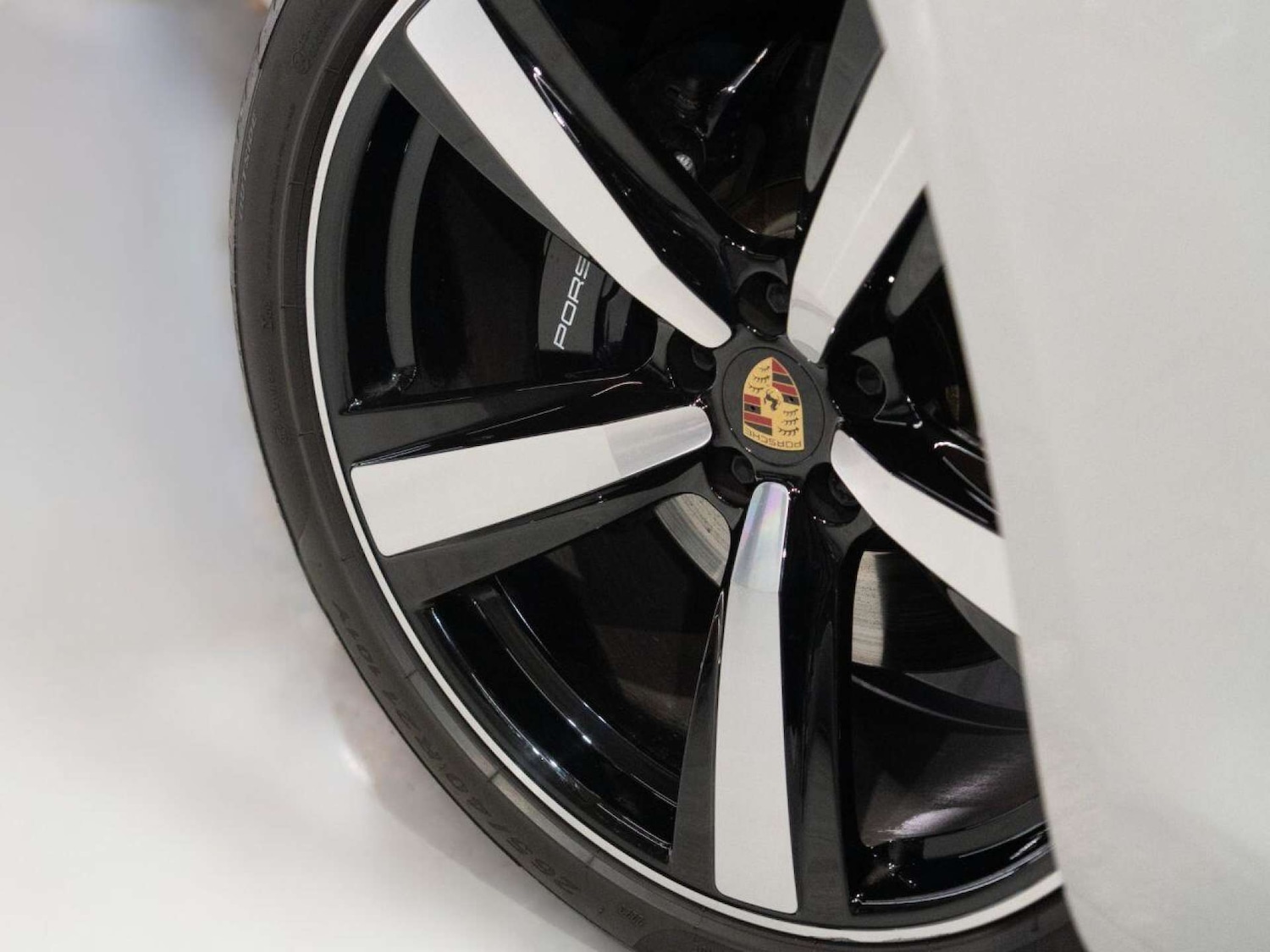 Used Porsche Macan 2023 for sale - 77022786: Photo 12