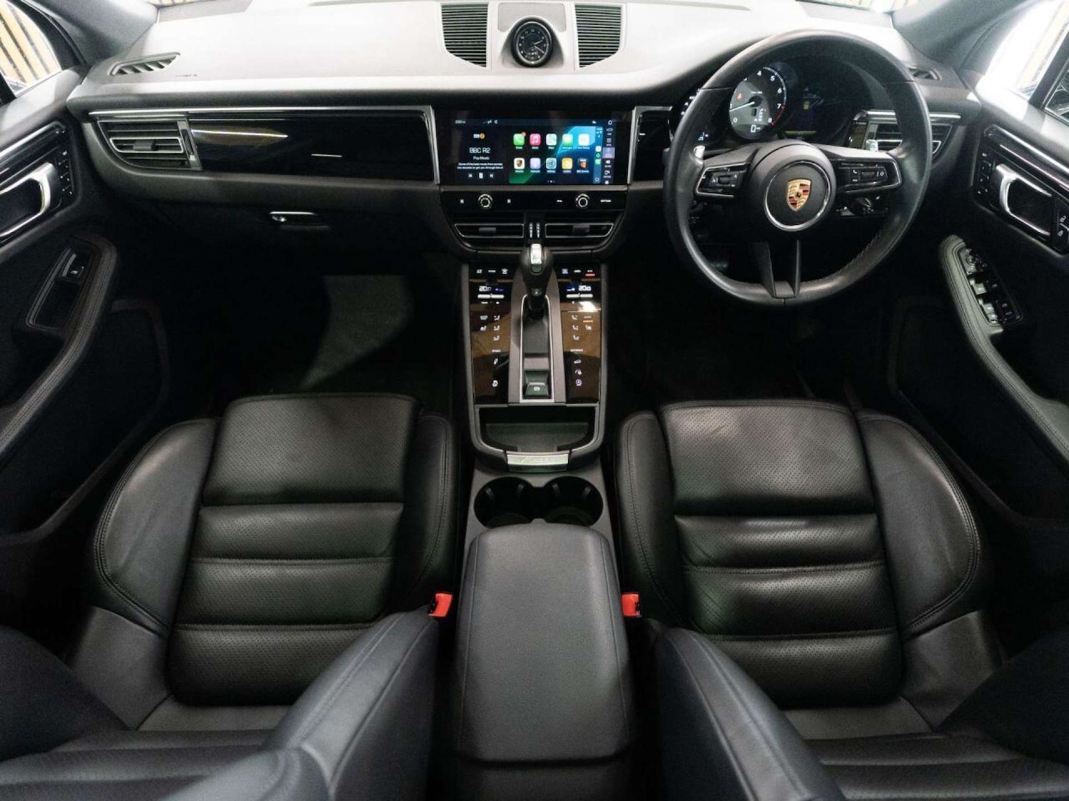 Used Porsche Macan 2023 for sale - 77022786: Photo 2