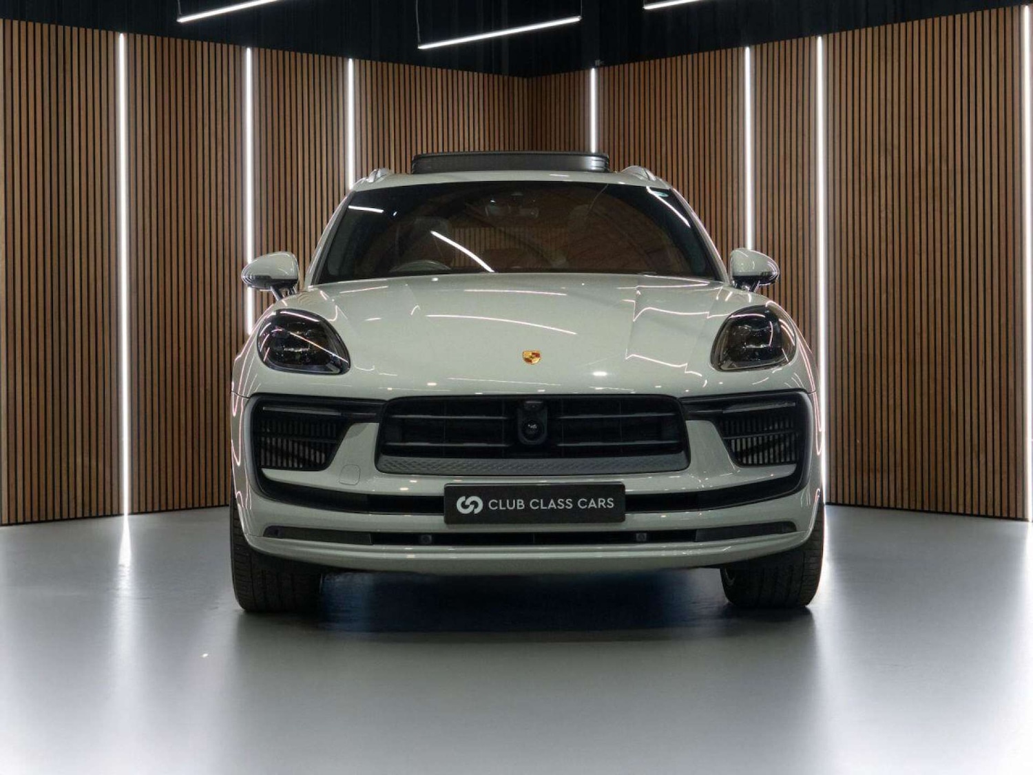Used Porsche Macan 2023 for sale - 77022786: Photo 3