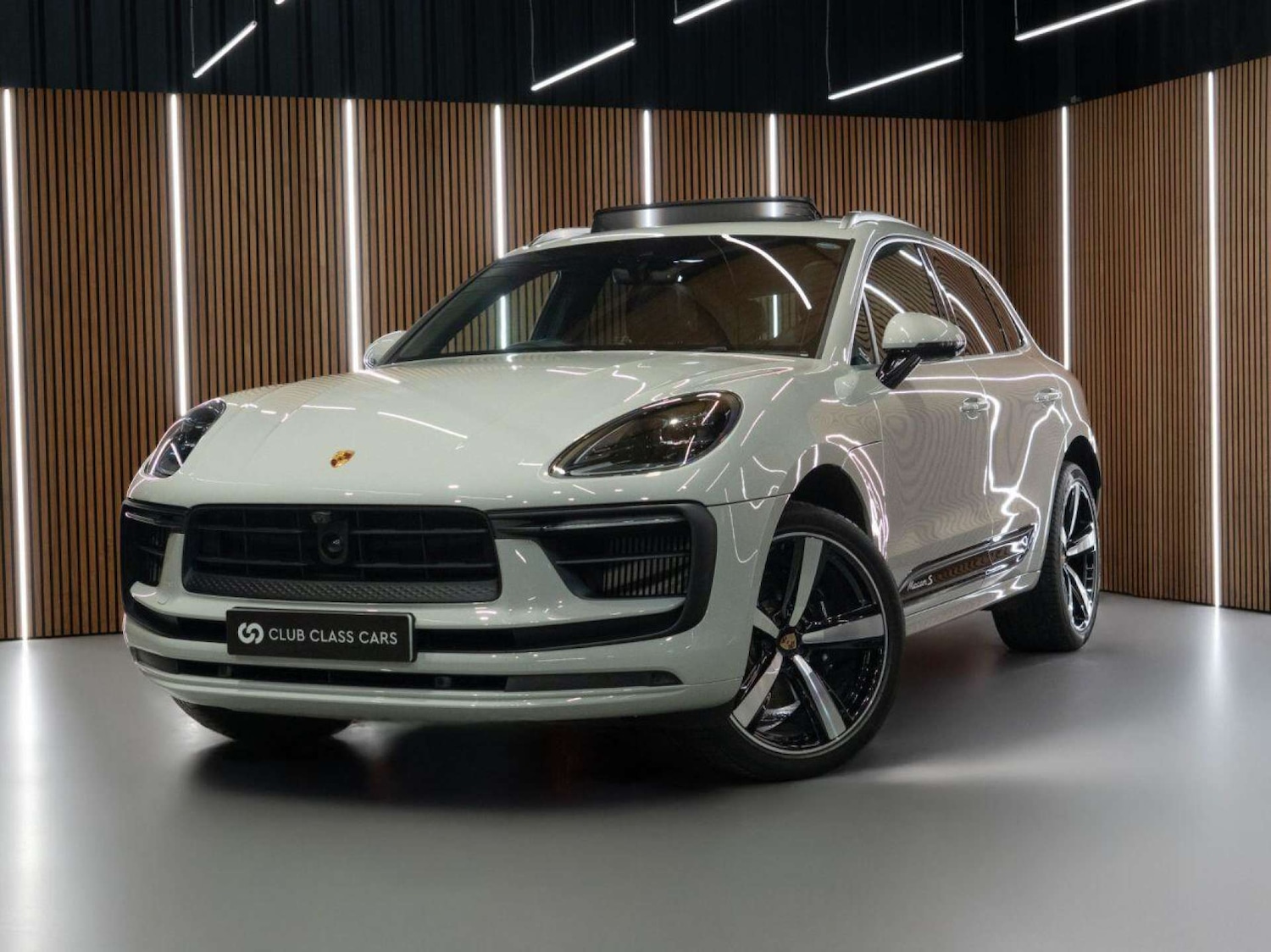 Used Porsche Macan 2023 for sale - 77022786: Photo 4