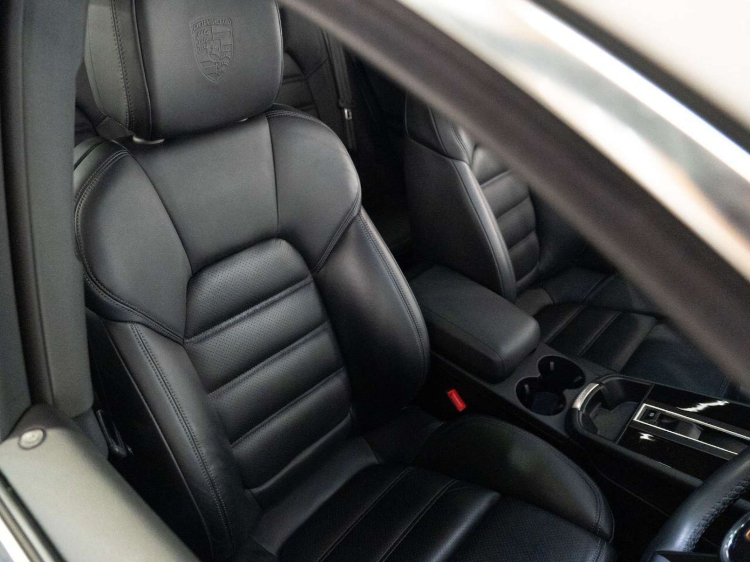 Used Porsche Macan 2023 for sale - 77022786: Photo 45