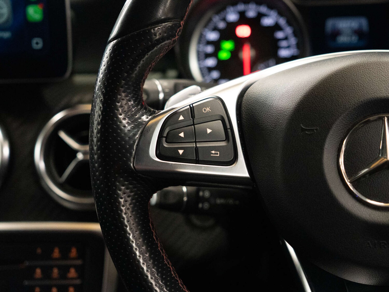 Used Mercedes-Benz A-Class 2018 for sale - 77946341: Photo 12