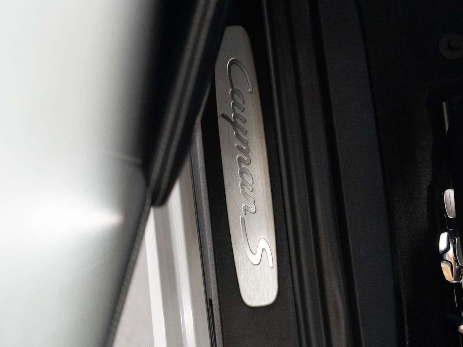 Used Porsche 718 Cayman 2018 for sale - 77022788: Photo 40