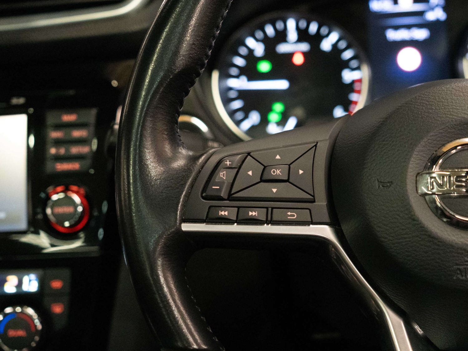 Used Nissan Qashqai 2018 for sale - 77735028: Photo 15