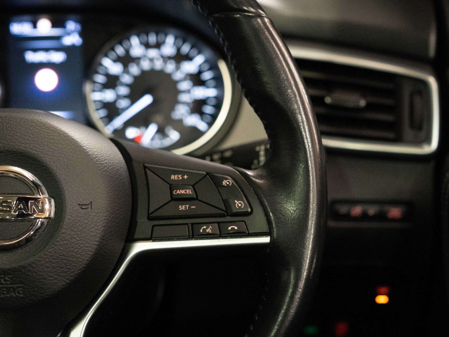 Used Nissan Qashqai 2018 for sale - 77735028: Photo 16