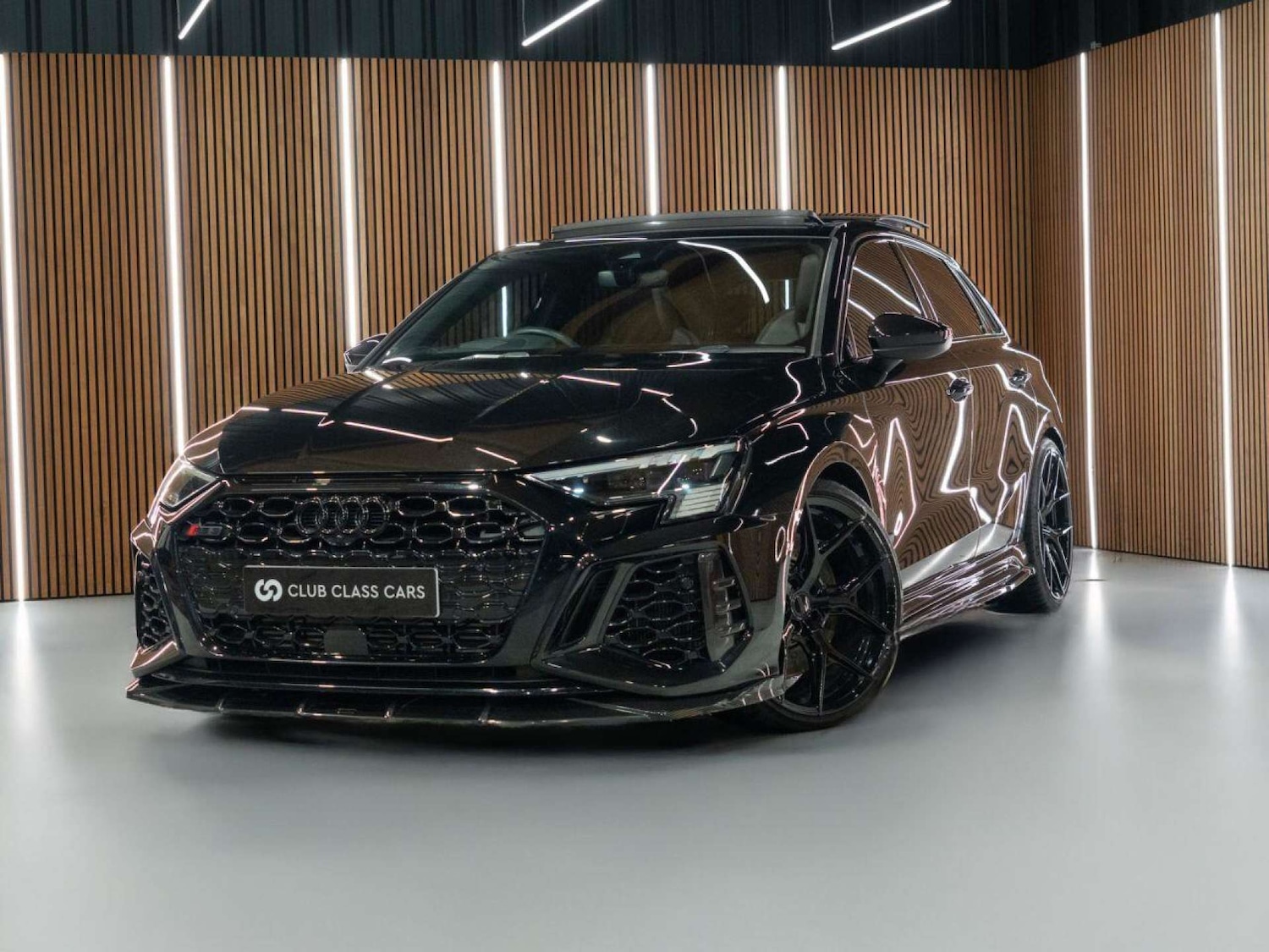 Used Audi RS3 2023 for sale - 77022772: Photo 4