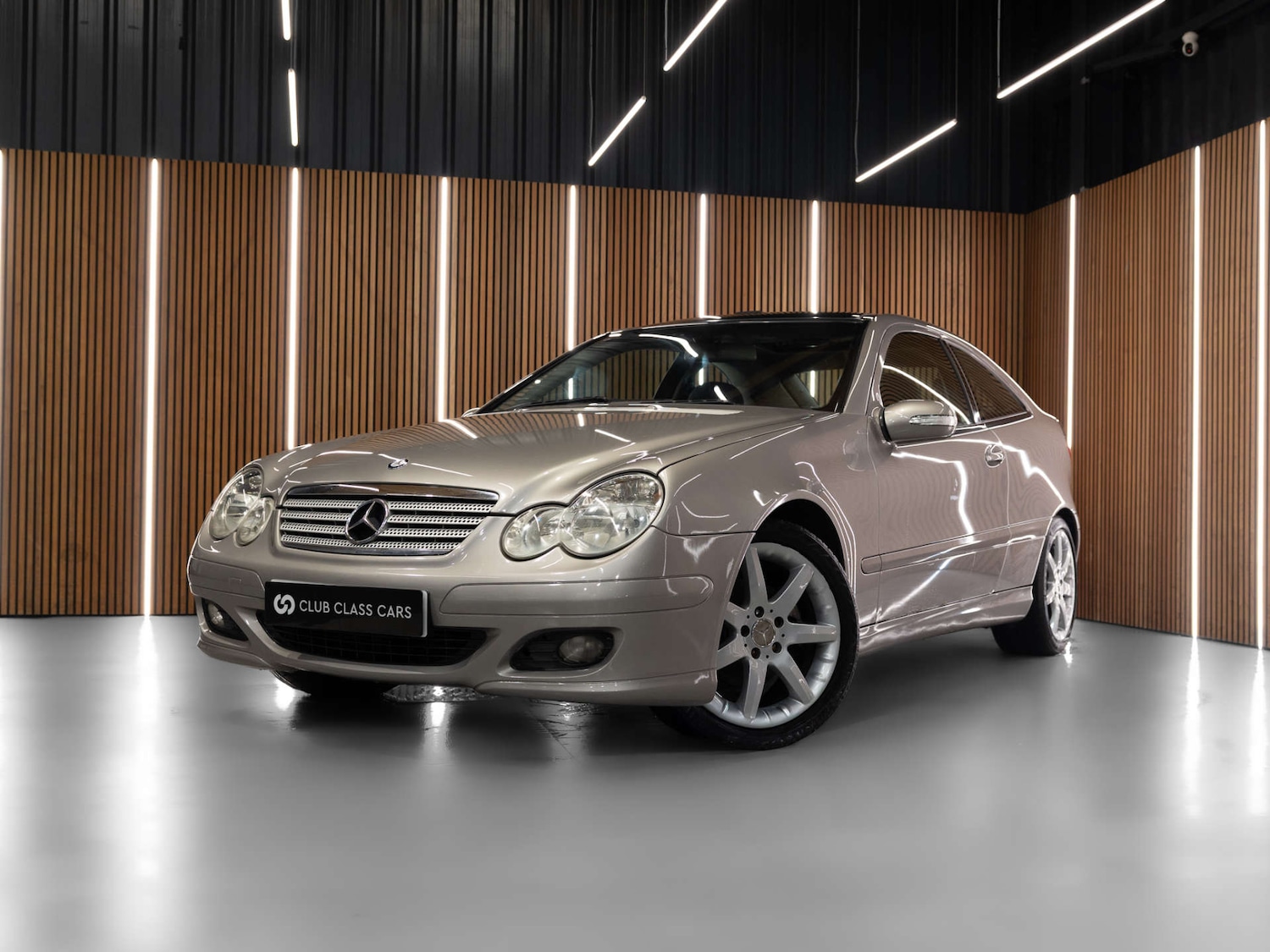 Used Mercedes-Benz C Class 2004 for sale - 77523098: Photo 4