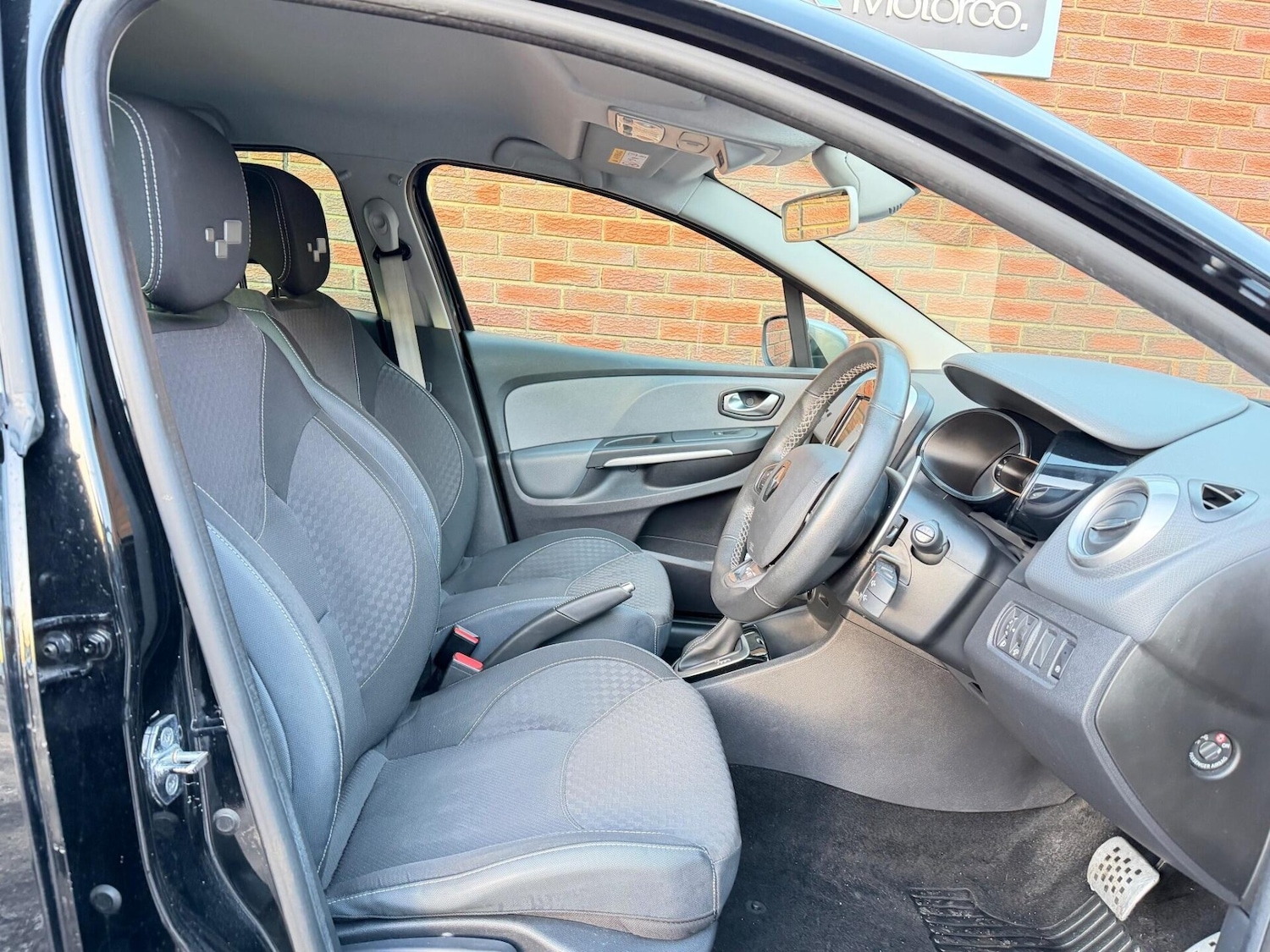 Used Renault Clio 2016 for sale - 77129001: Photo 20