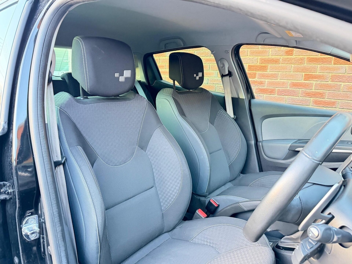 Used Renault Clio 2016 for sale - 77129001: Photo 21